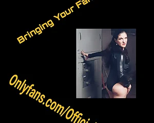 Coralyn Love button Promo OnlyFans
