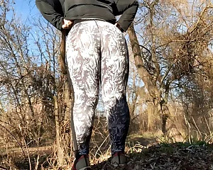 Phat ass white girl Cougar in taut stretch pants urinating outdoors rear end fashion